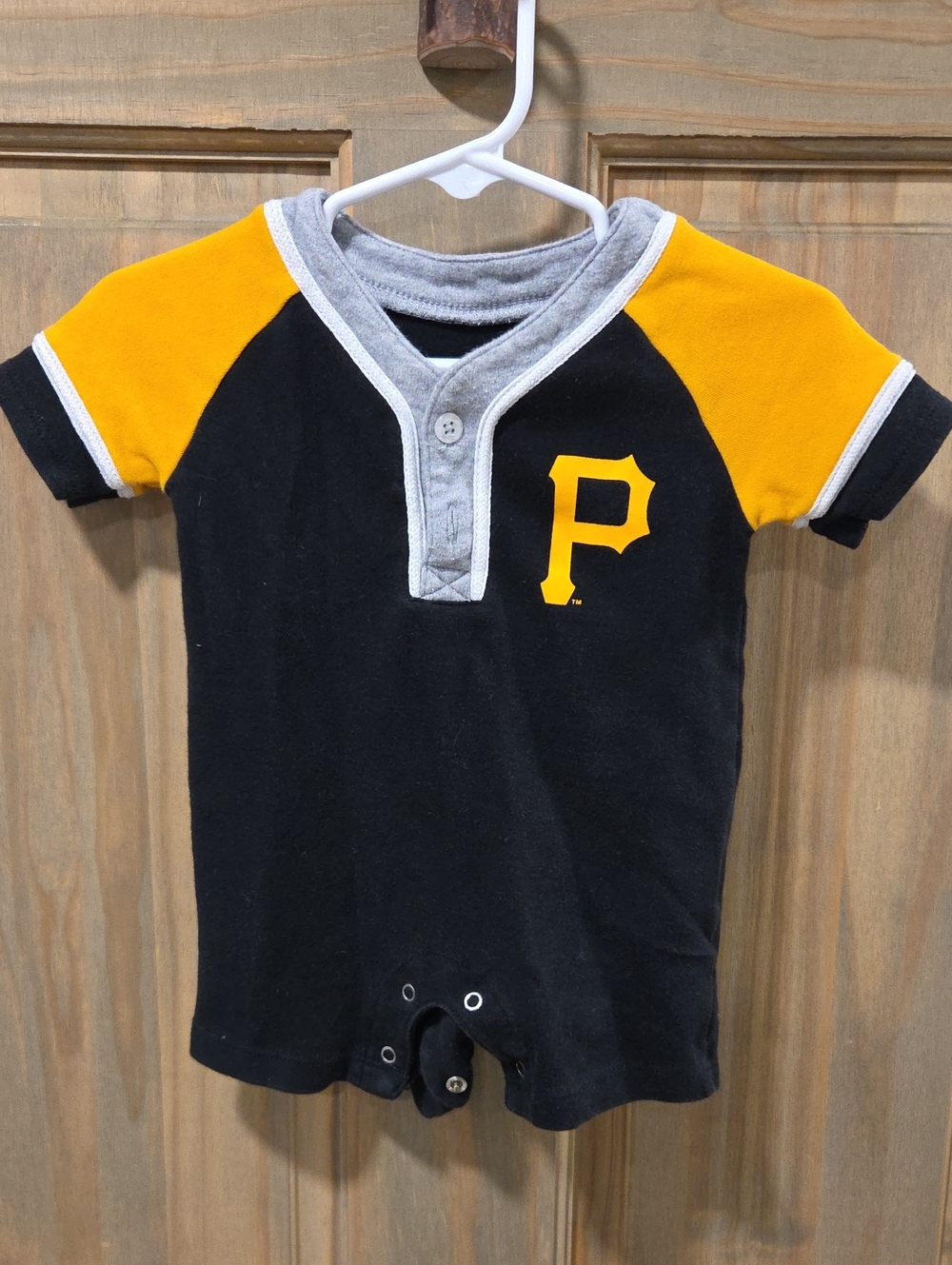 **BUNDLE & SAVE** Pittsburgh Pirates Baby Romper Tee - Black & Gold